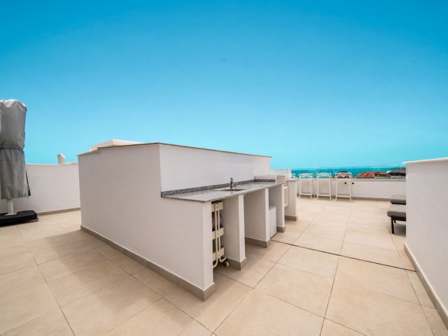 Apartamento con 3 Dormitorios  en Carvajal