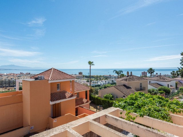 Apartment, La Duquesa, R5390734