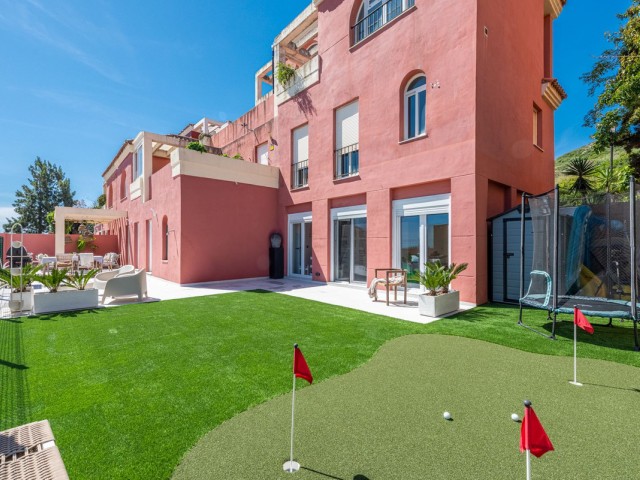Apartamento con 2 Dormitorios  en La Duquesa