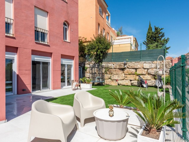 Apartamento con 2 Dormitorios  en La Duquesa
