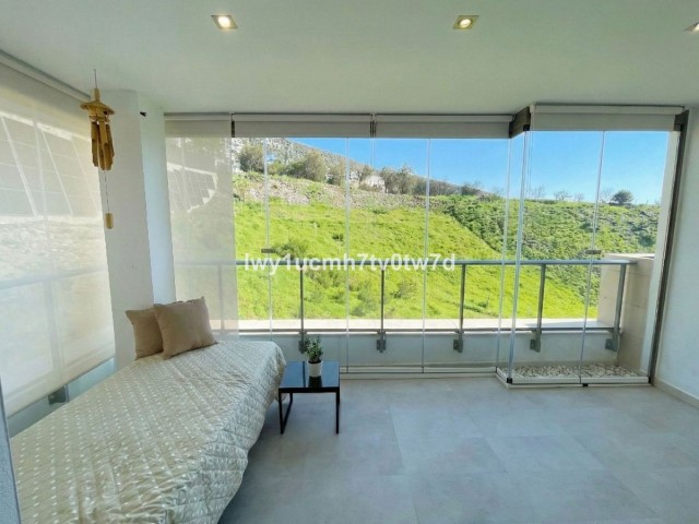 Apartment, Arroyo de la Miel, R5401177