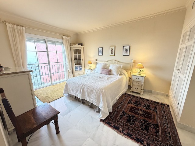 Apartamento con 2 Dormitorios  en Monte Halcones
