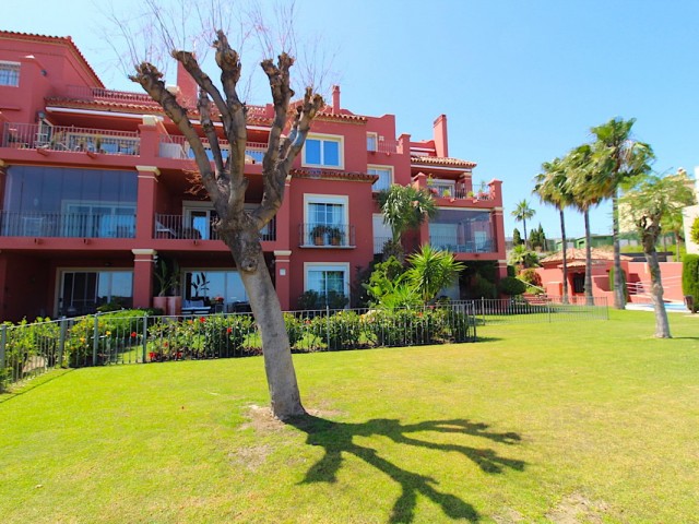 Apartamento con 2 Dormitorios  en Monte Halcones