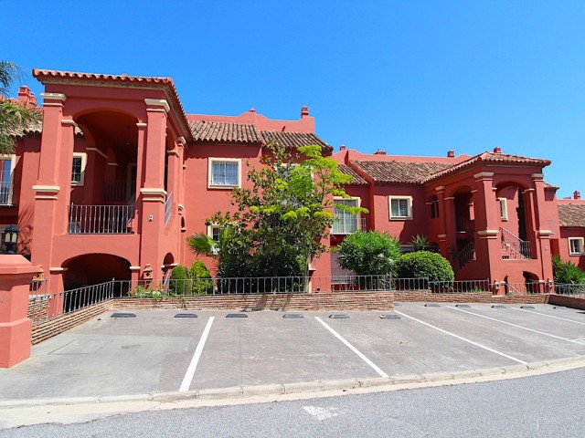 Apartamento con 2 Dormitorios  en Monte Halcones