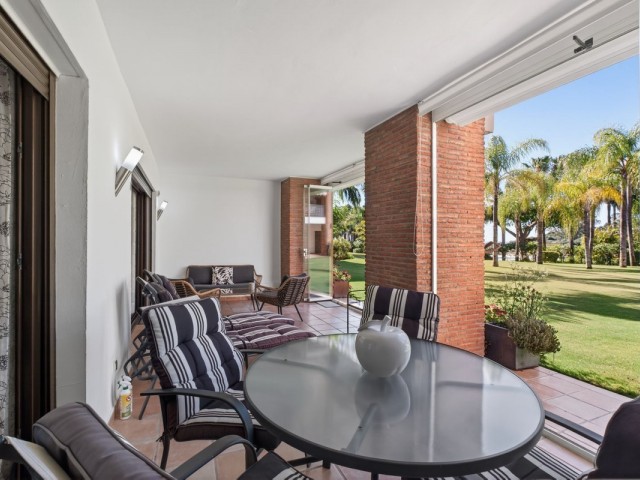 Apartment, Estepona, R5400031
