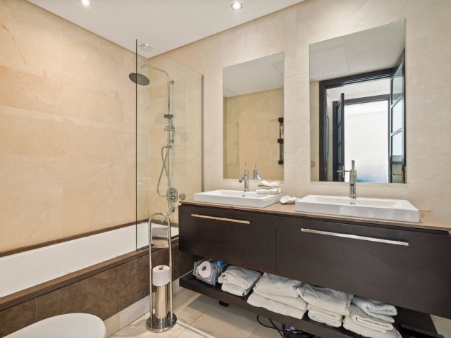 2 Bedrooms Townhouse in Sotogrande Alto