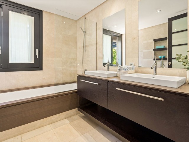 2 Bedrooms Townhouse in Sotogrande Alto