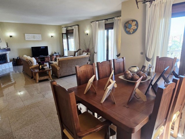 4 Slaapkamer Villa in Sierrezuela
