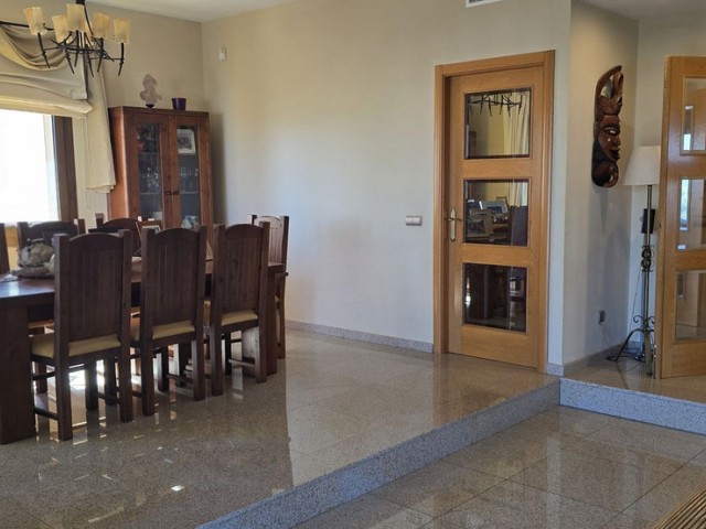 4 Slaapkamer Villa in Sierrezuela