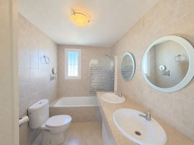 Appartement avec 3 Chambres  à Casares Playa