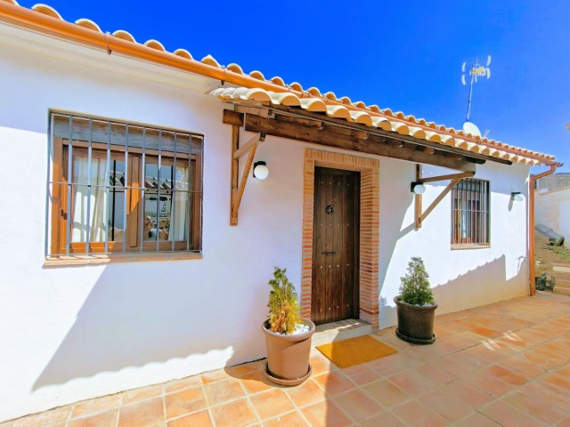 Villa, El Faro, R5407228
