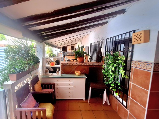 Villa, Costabella, R5409019