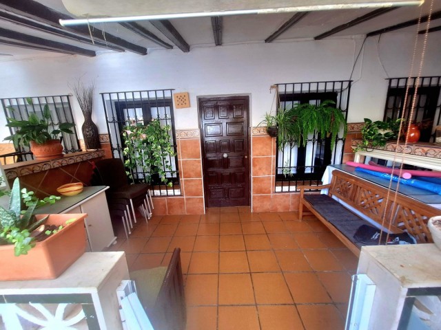Villa, Costabella, R5409019