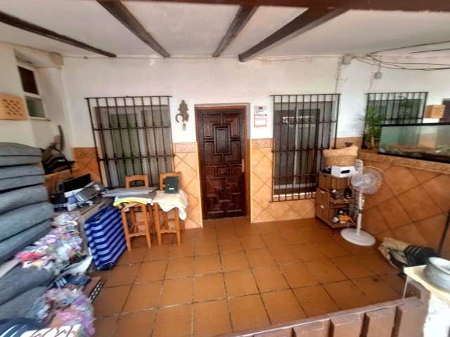 Villa, Costabella, R5409019
