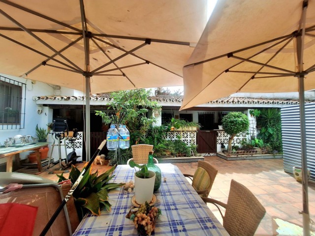 Villa, Costabella, R5409019