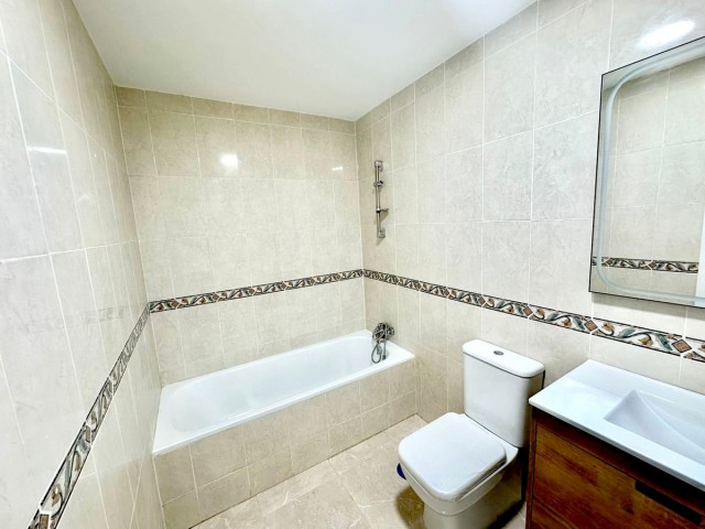 4 Bedrooms Townhouse in Los Boliches