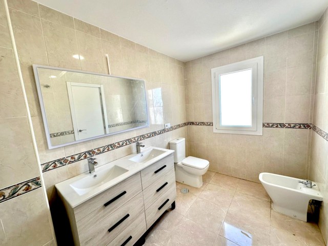 4 Bedrooms Townhouse in Los Boliches