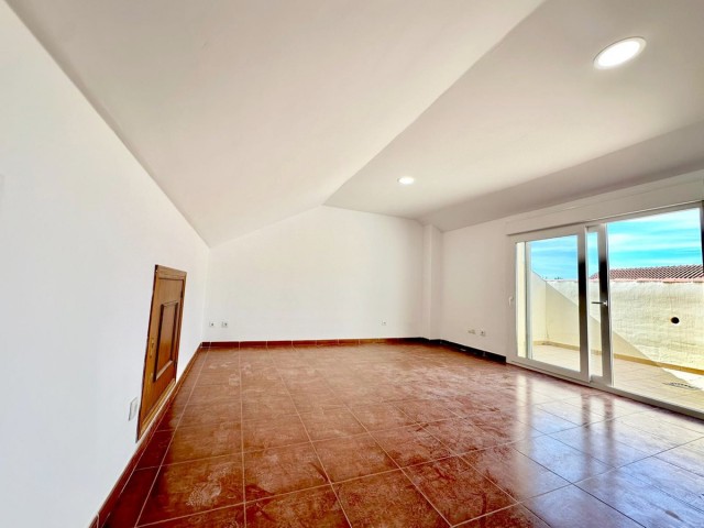 4 Bedrooms Townhouse in Los Boliches