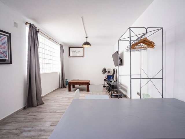 Villa con 4 Dormitorios  en Istán