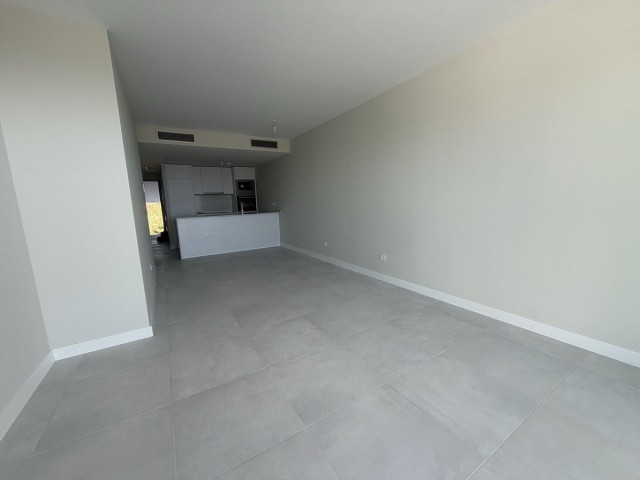 Apartamento con 2 Dormitorios  en La Duquesa