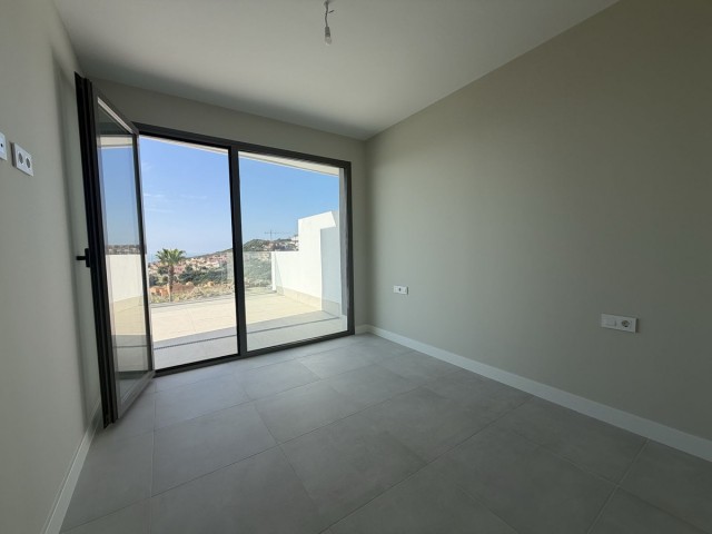 Apartamento con 2 Dormitorios  en La Duquesa