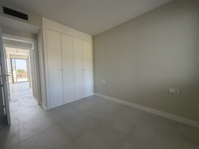 Apartamento con 2 Dormitorios  en La Duquesa