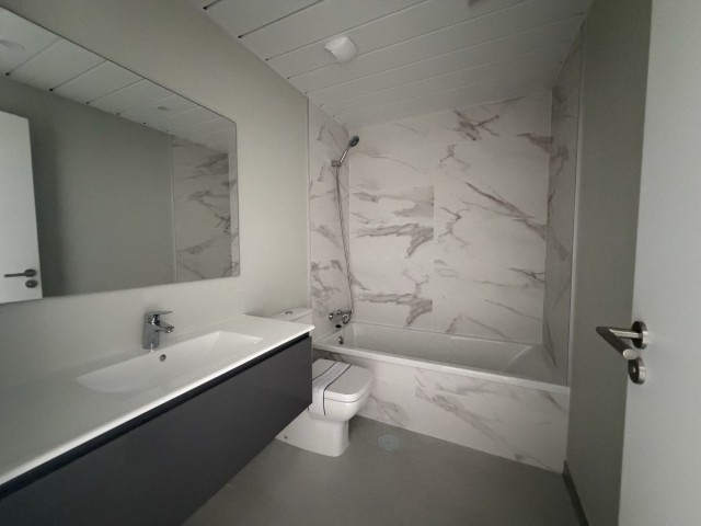 Apartamento con 2 Dormitorios  en La Duquesa