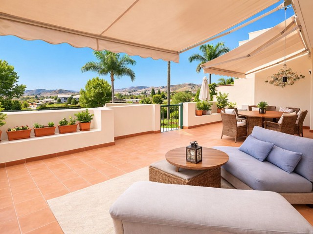 2 Bedrooms Apartment in Benahavís