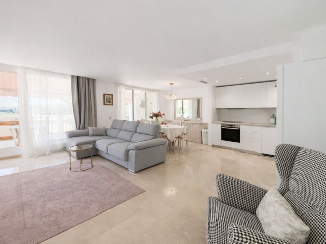 2 Bedrooms Apartment in Benahavís