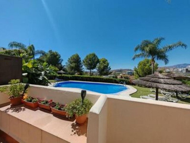 2 Bedrooms Apartment in Benahavís