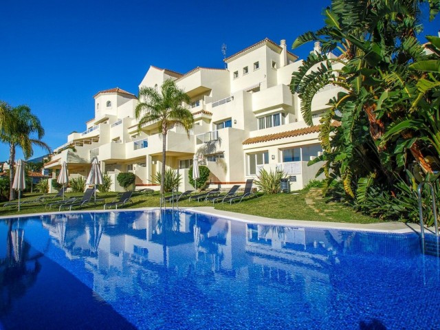 2 Bedrooms Apartment in Benahavís