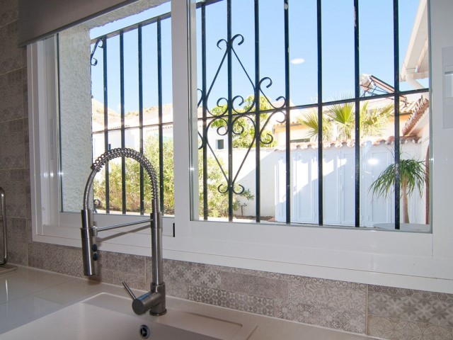 Villa con 4 Dormitorios  en La Capellania