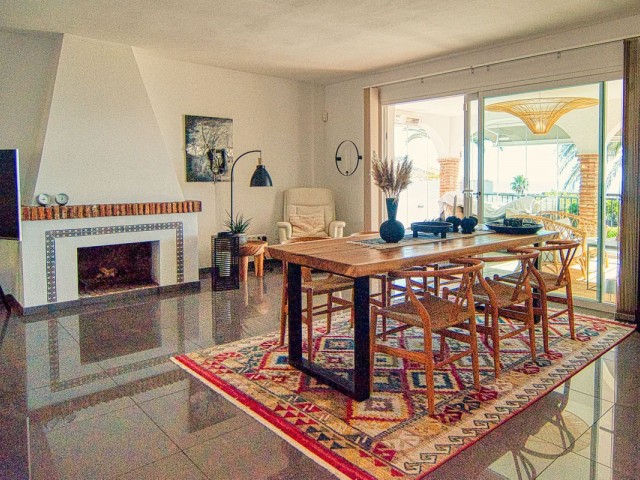Villa con 4 Dormitorios  en La Capellania