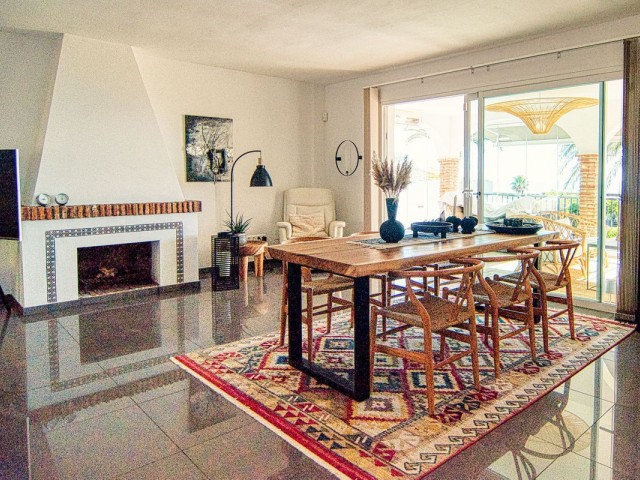 Villa con 4 Dormitorios  en La Capellania