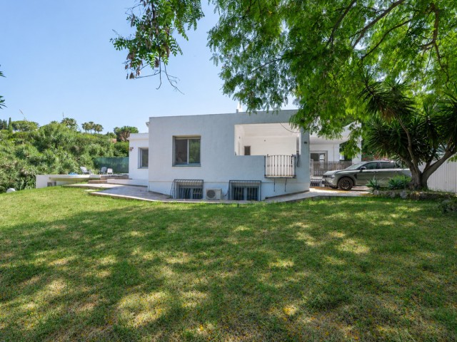 4 Bedrooms Villa in Hacienda Las Chapas