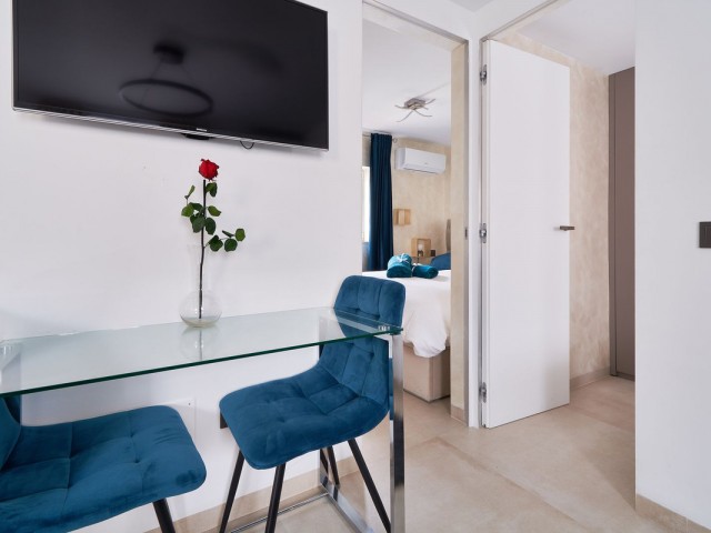 Apartamento con 2 Dormitorios  en Marbella