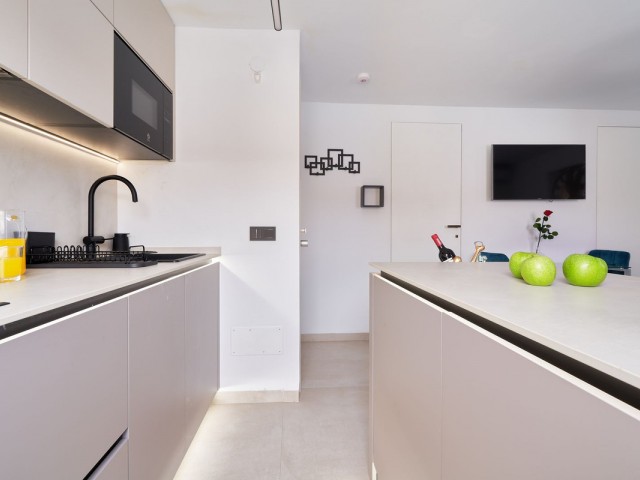 Apartamento con 2 Dormitorios  en Marbella