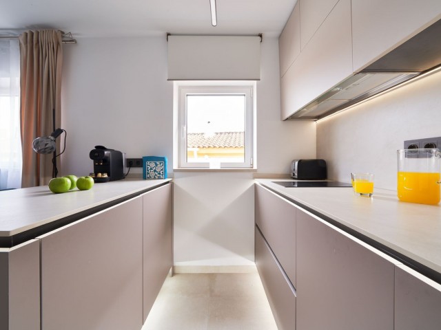 Apartamento con 2 Dormitorios  en Marbella