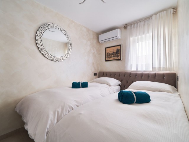 Apartamento con 2 Dormitorios  en Marbella