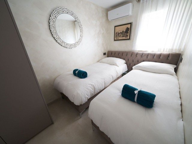 Apartamento con 2 Dormitorios  en Marbella