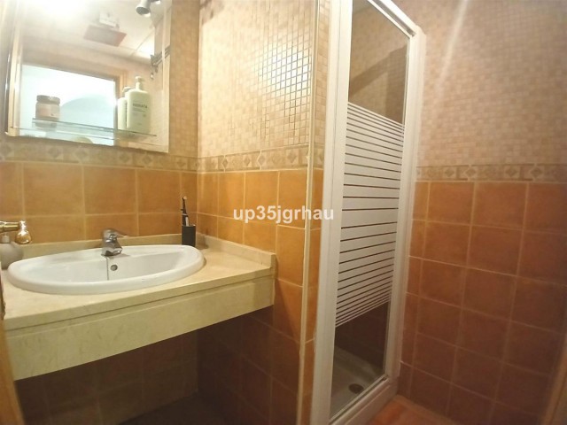 2 Bedrooms Apartment in Estepona