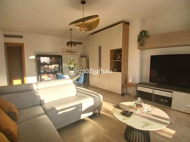 2 Bedrooms Apartment in Estepona
