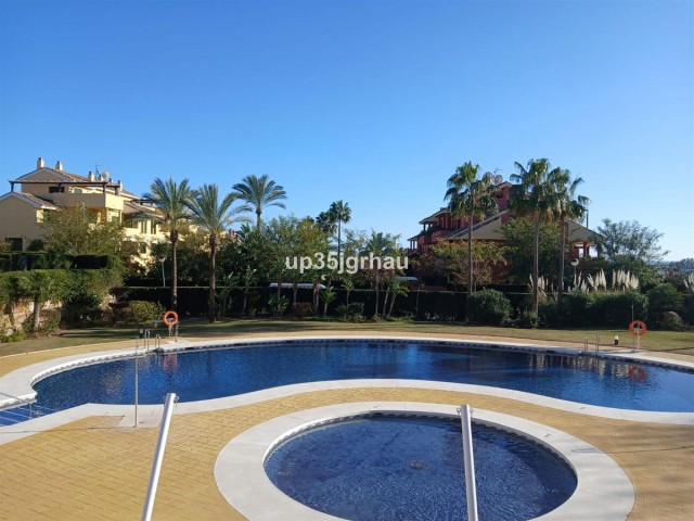 2 Bedrooms Apartment in Estepona