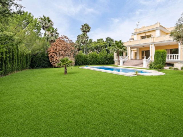 Villa con 4 Dormitorios  en Hacienda Las Chapas