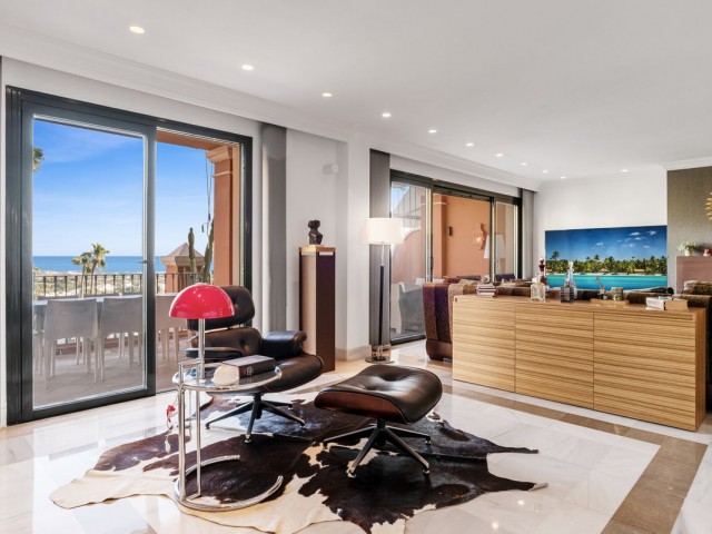 Apartamento con 3 Dormitorios  en Monte Halcones