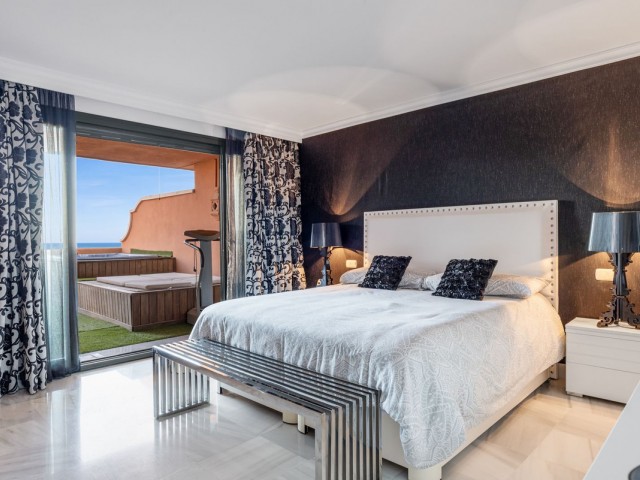 Apartamento con 3 Dormitorios  en Monte Halcones