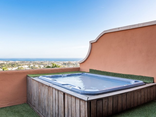 Apartamento con 3 Dormitorios  en Monte Halcones
