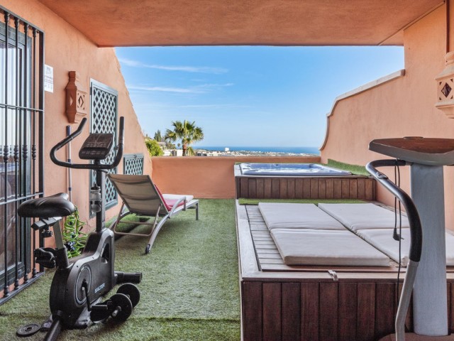 Apartamento con 3 Dormitorios  en Monte Halcones
