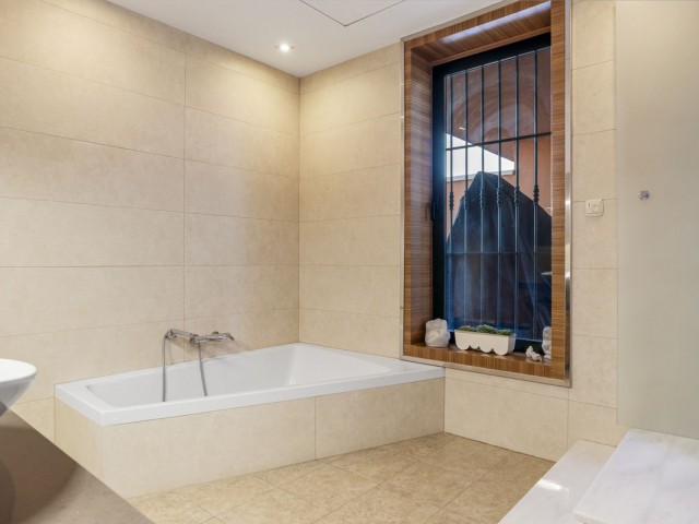 Apartamento con 3 Dormitorios  en Monte Halcones