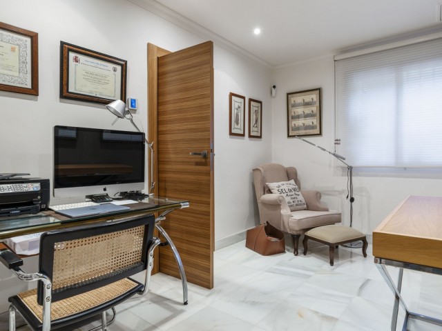 Apartamento con 3 Dormitorios  en Monte Halcones